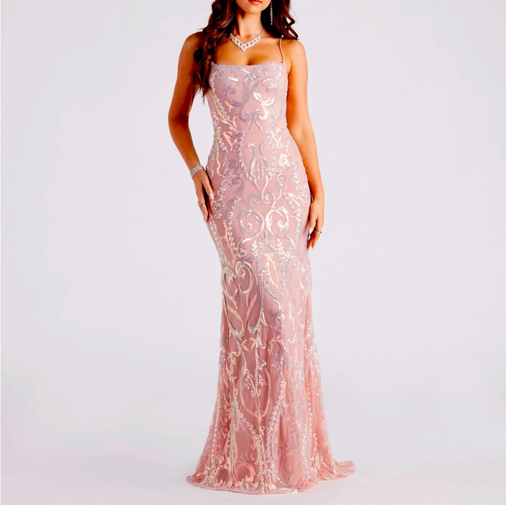 Elegant dress for special occasions only worn once